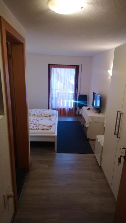 Gasthaus Krone Ubersaxen 外观 照片