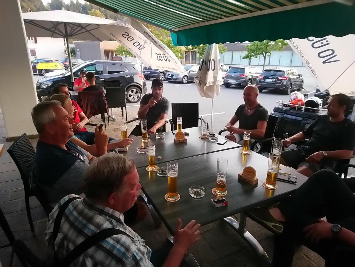 Gasthaus Krone Ubersaxen 外观 照片