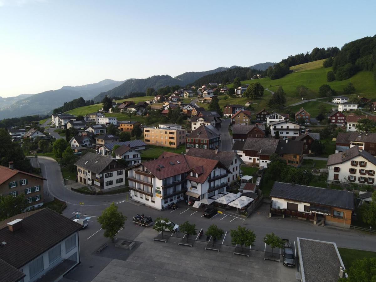 Gasthaus Krone Ubersaxen 外观 照片